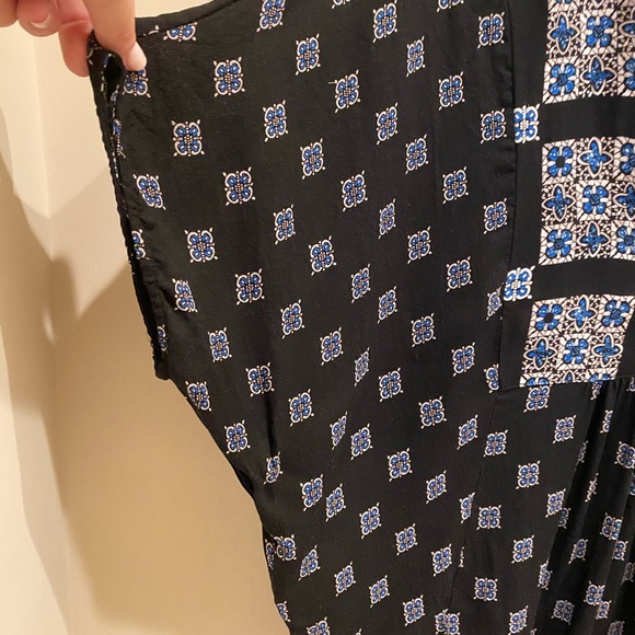 BCBG MaxAzria patterned black tunic - Picture 3 of 5